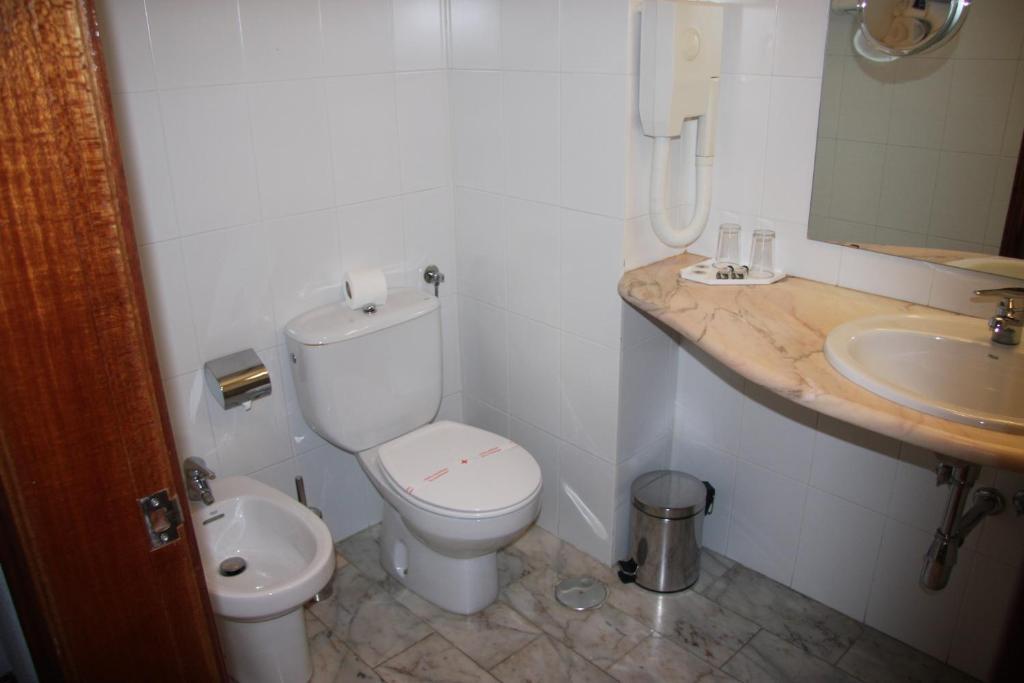 Hotel Turismo Miranda 미란다도두로 객실 사진
